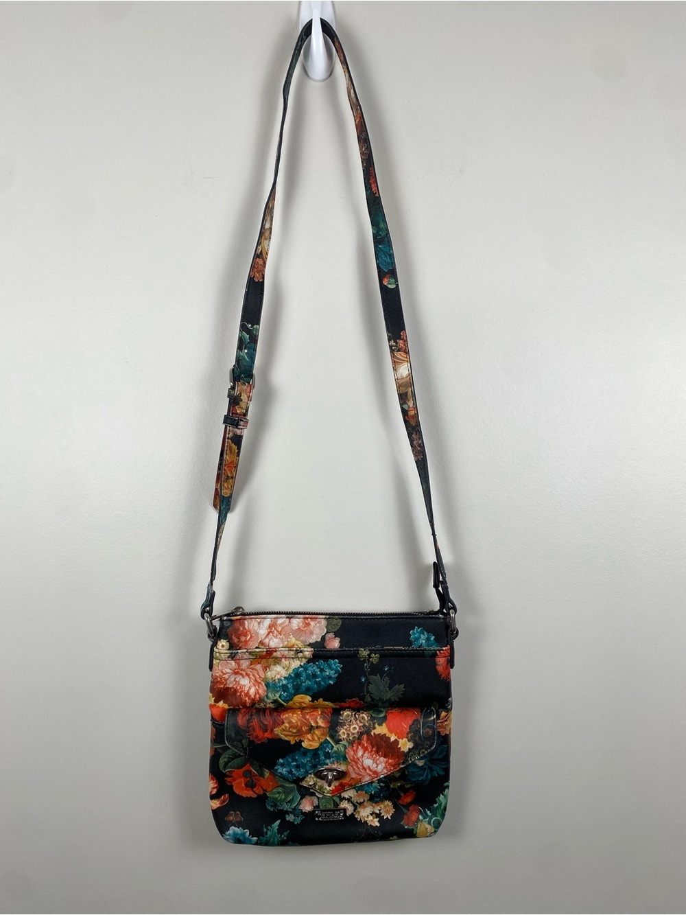 CARLOS By Carlos Santana Purse Women’s Crossbody Black Floral